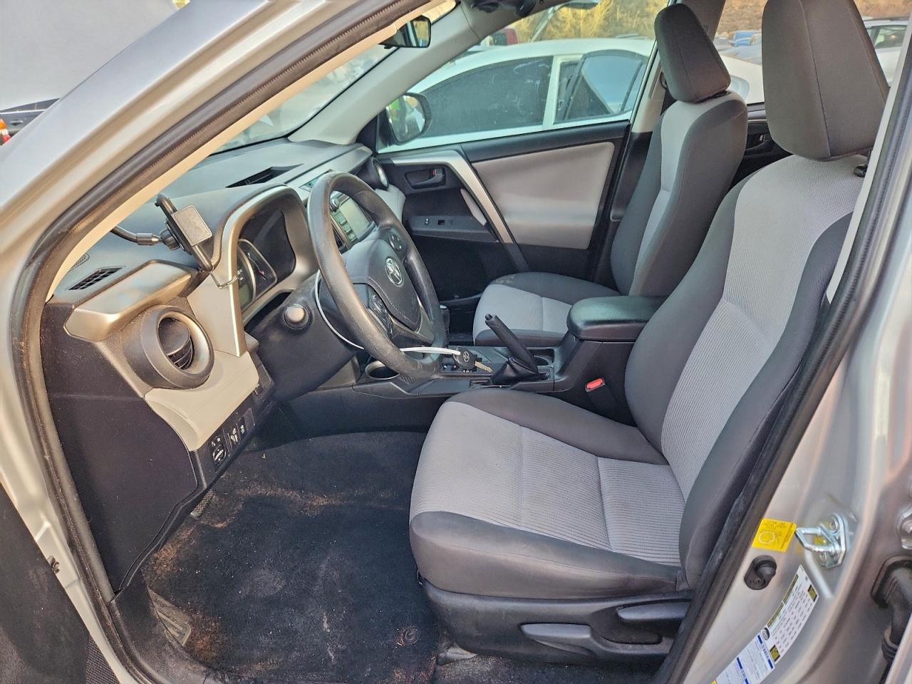 2014 TOYOTA RAV4 LE photo 7