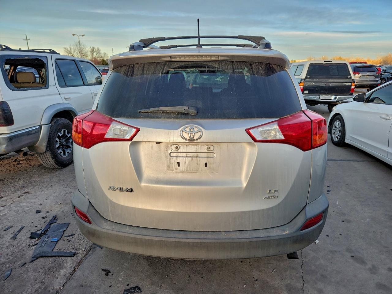 2014 TOYOTA RAV4 LE photo 6