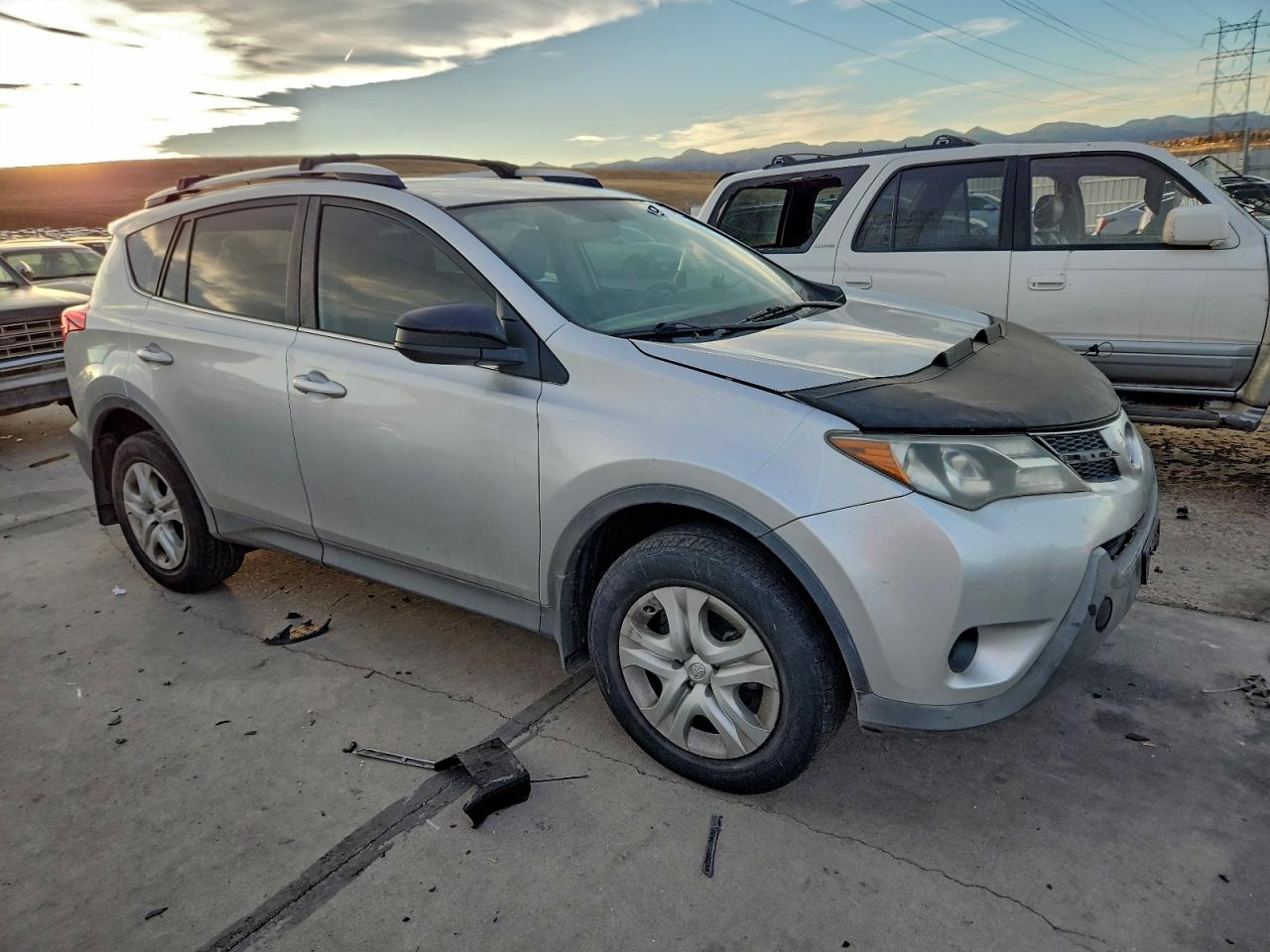 2014 TOYOTA RAV4 LE photo 4