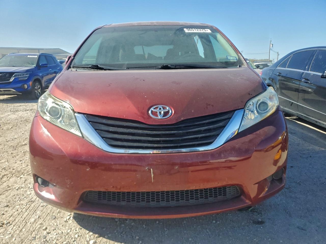 2014 TOYOTA SIENNA LE photo 5