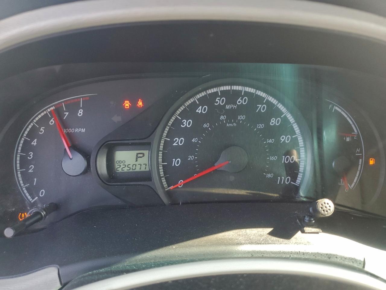 2014 TOYOTA SIENNA LE photo 9