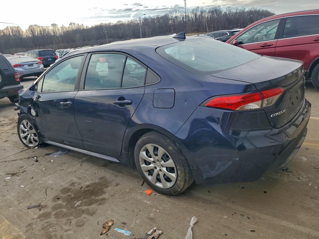 2021 TOYOTA COROLLA LE photo 2