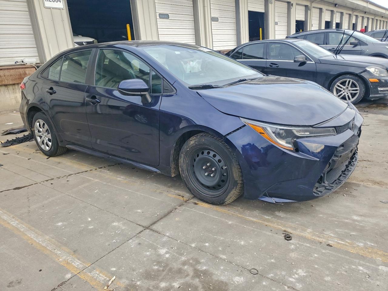 2021 TOYOTA COROLLA LE photo 4