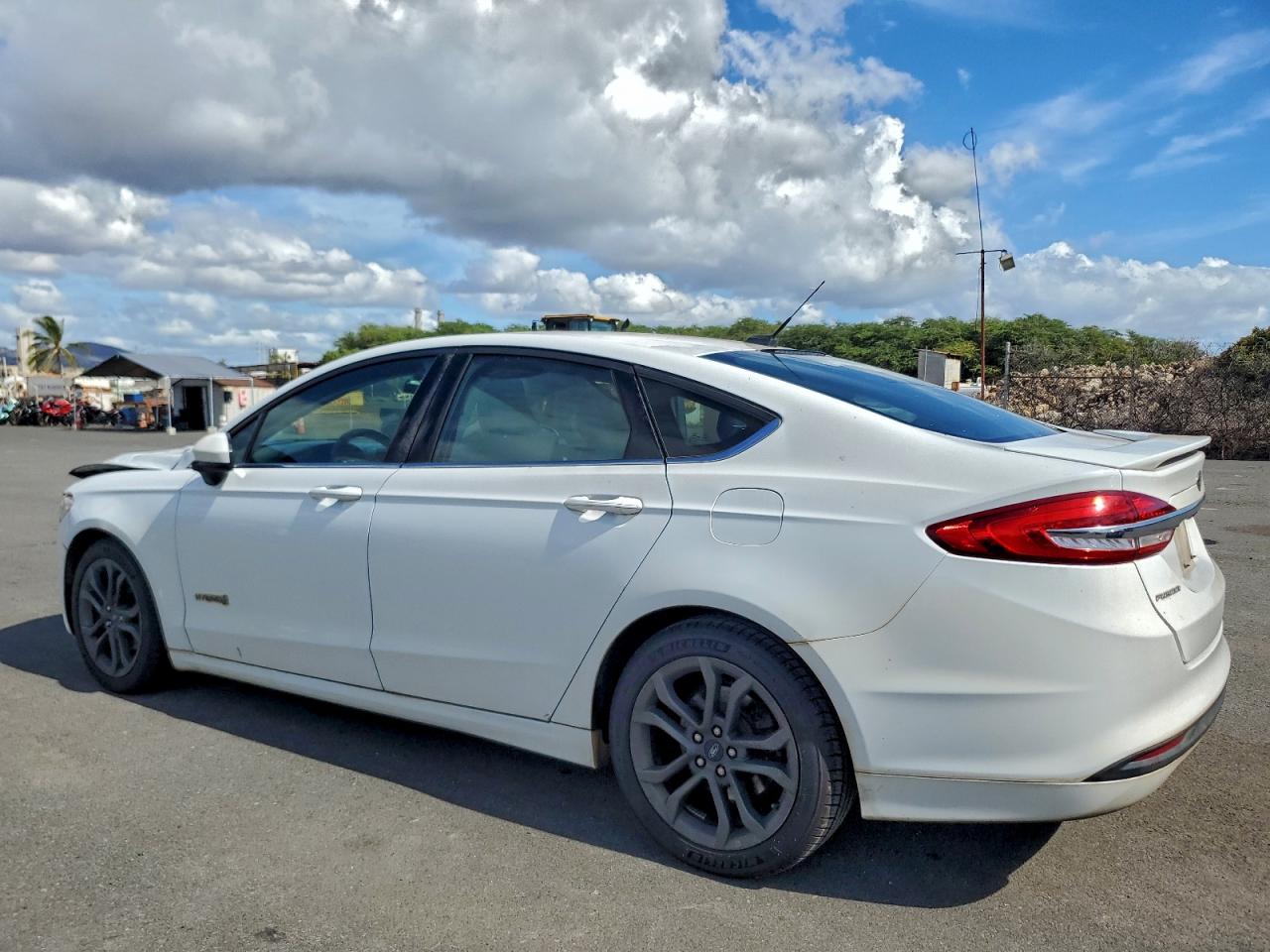2018 FORD FUSION SE HYBRID photo 2