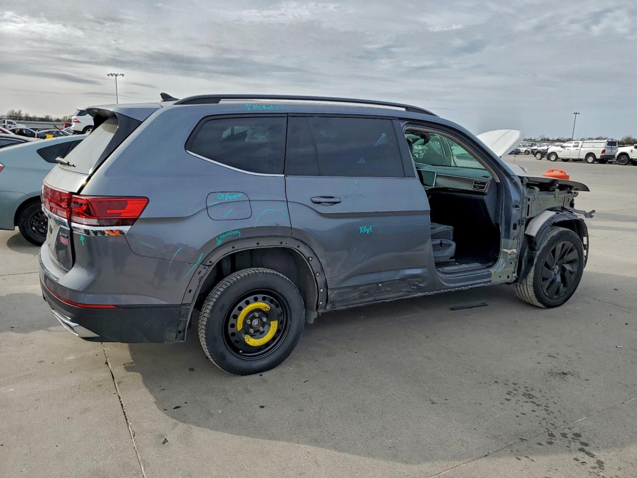 2024 VOLKSWAGEN ATLAS SE photo 3