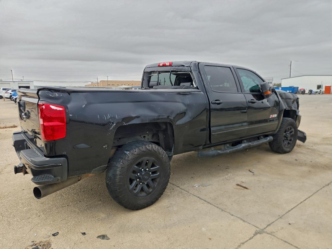 2018 CHEVROLET SILVERADO K2500 HEAVY DUTY LTZ photo 3
