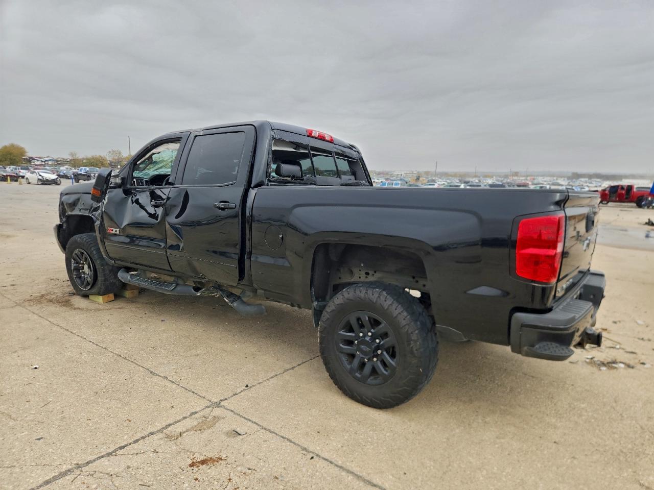 2018 CHEVROLET SILVERADO K2500 HEAVY DUTY LTZ photo 2