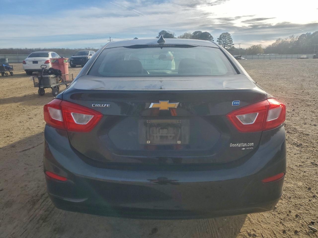 2017 CHEVROLET CRUZE LT photo 6