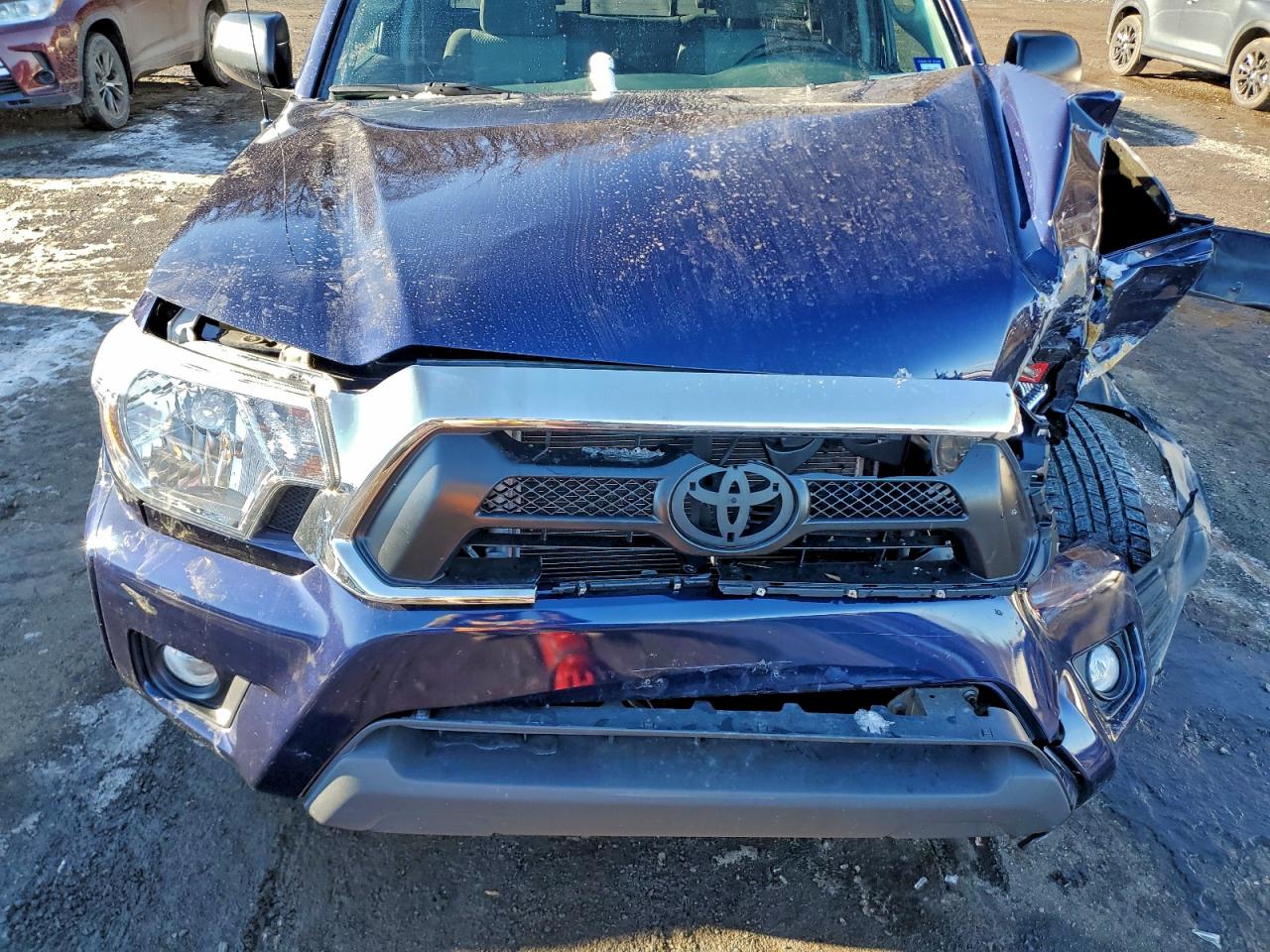 2012 TOYOTA TACOMA photo 11