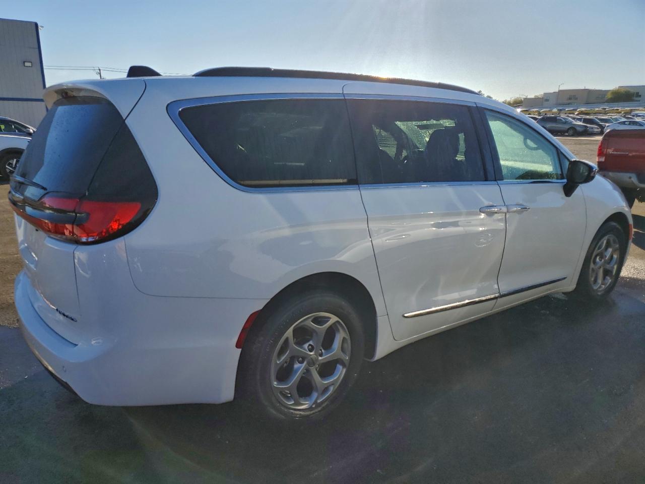 2023 CHRYSLER PACIFICA LIMITED photo 7
