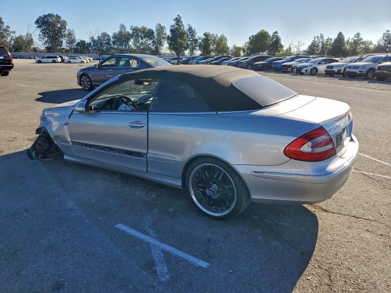 2005 MERCEDES-BENZ CLK 320 photo 3