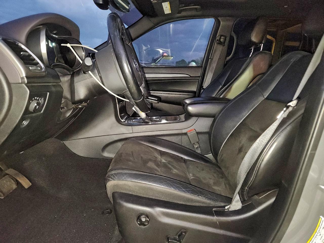 2020 JEEP GRAND CHEROKEE LAREDO photo 7