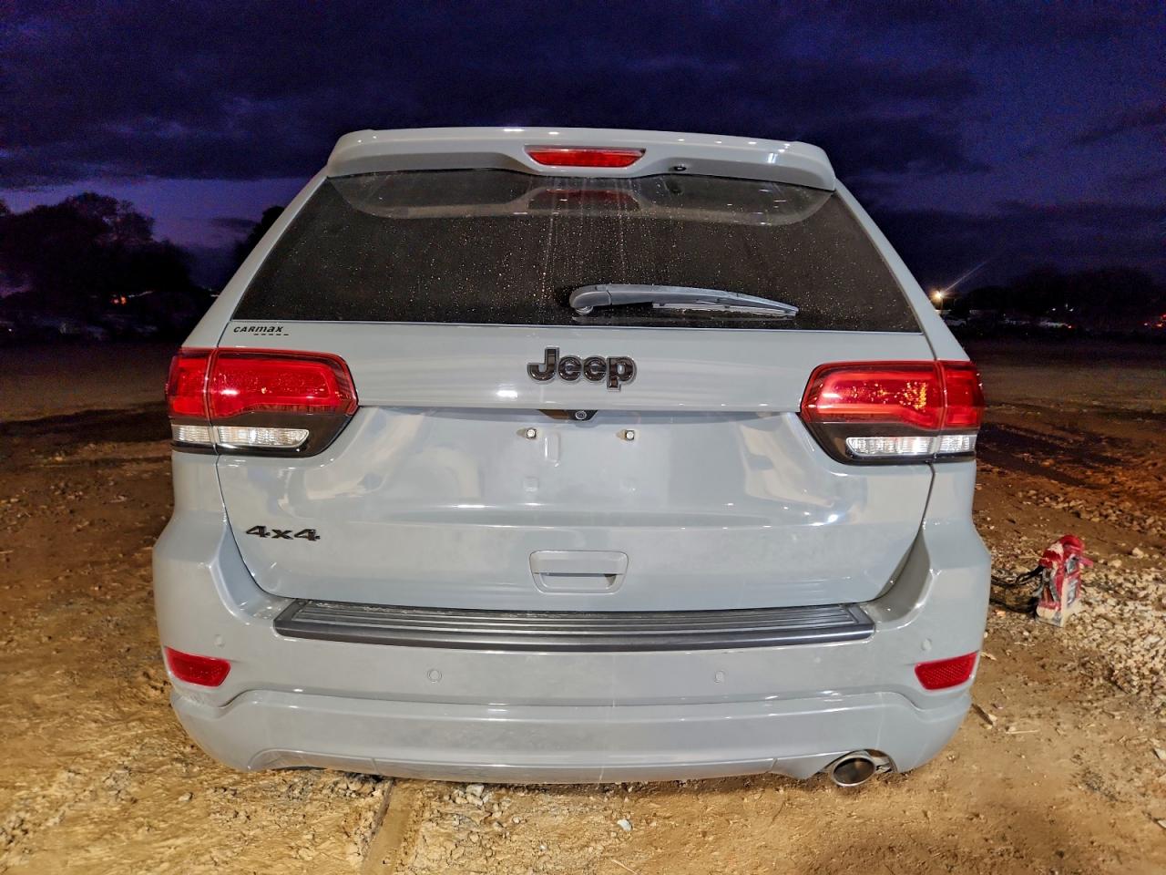 2020 JEEP GRAND CHEROKEE LAREDO photo 6