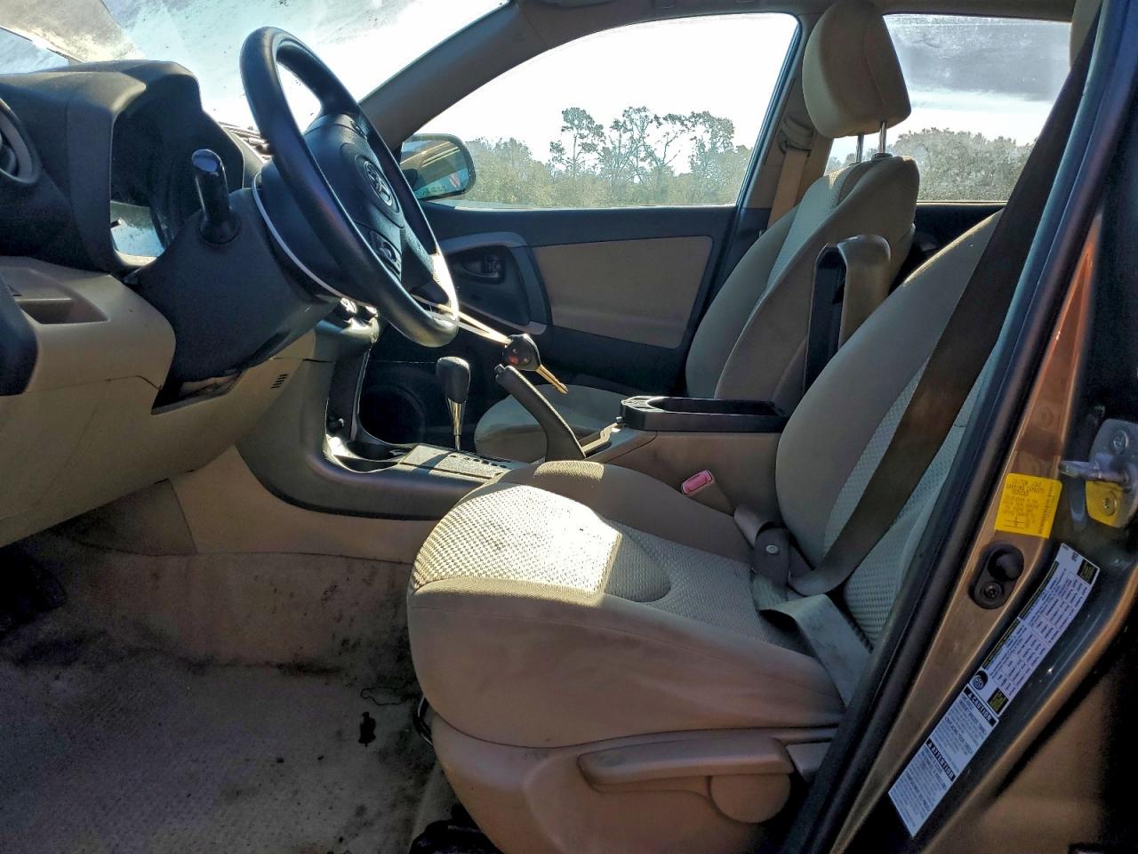 2011 TOYOTA RAV4 photo 7