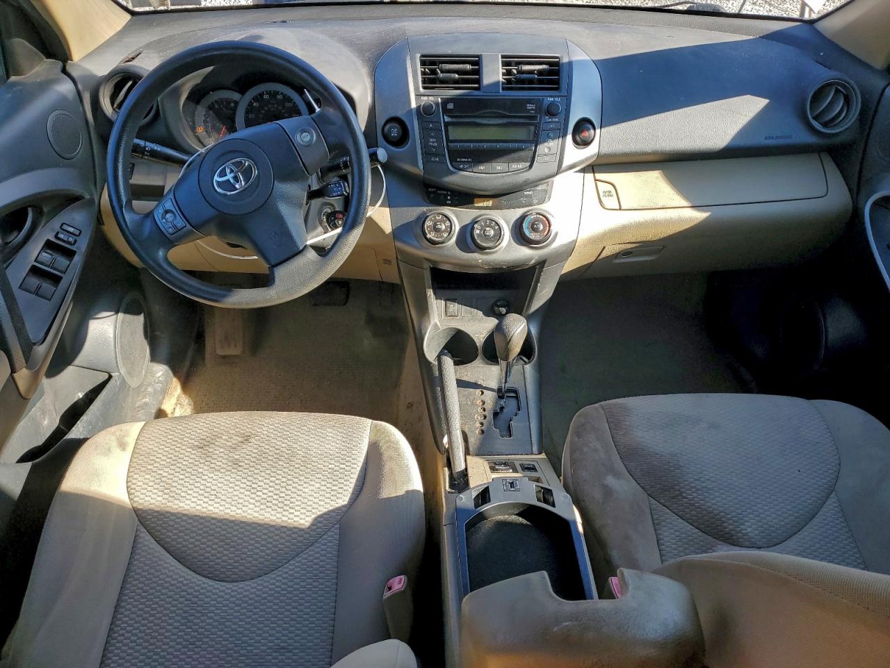 2011 TOYOTA RAV4 photo 8