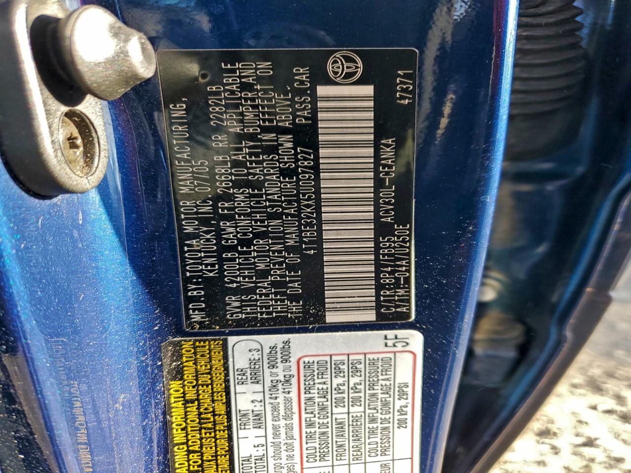 2005 TOYOTA CAMRY LE photo 12