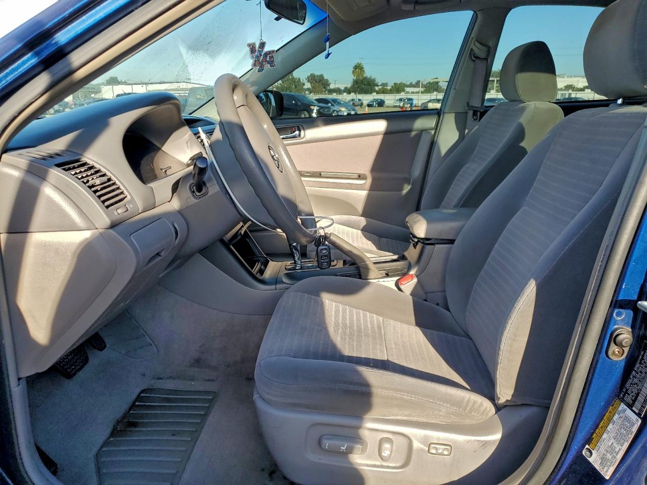 2005 TOYOTA CAMRY LE photo 7