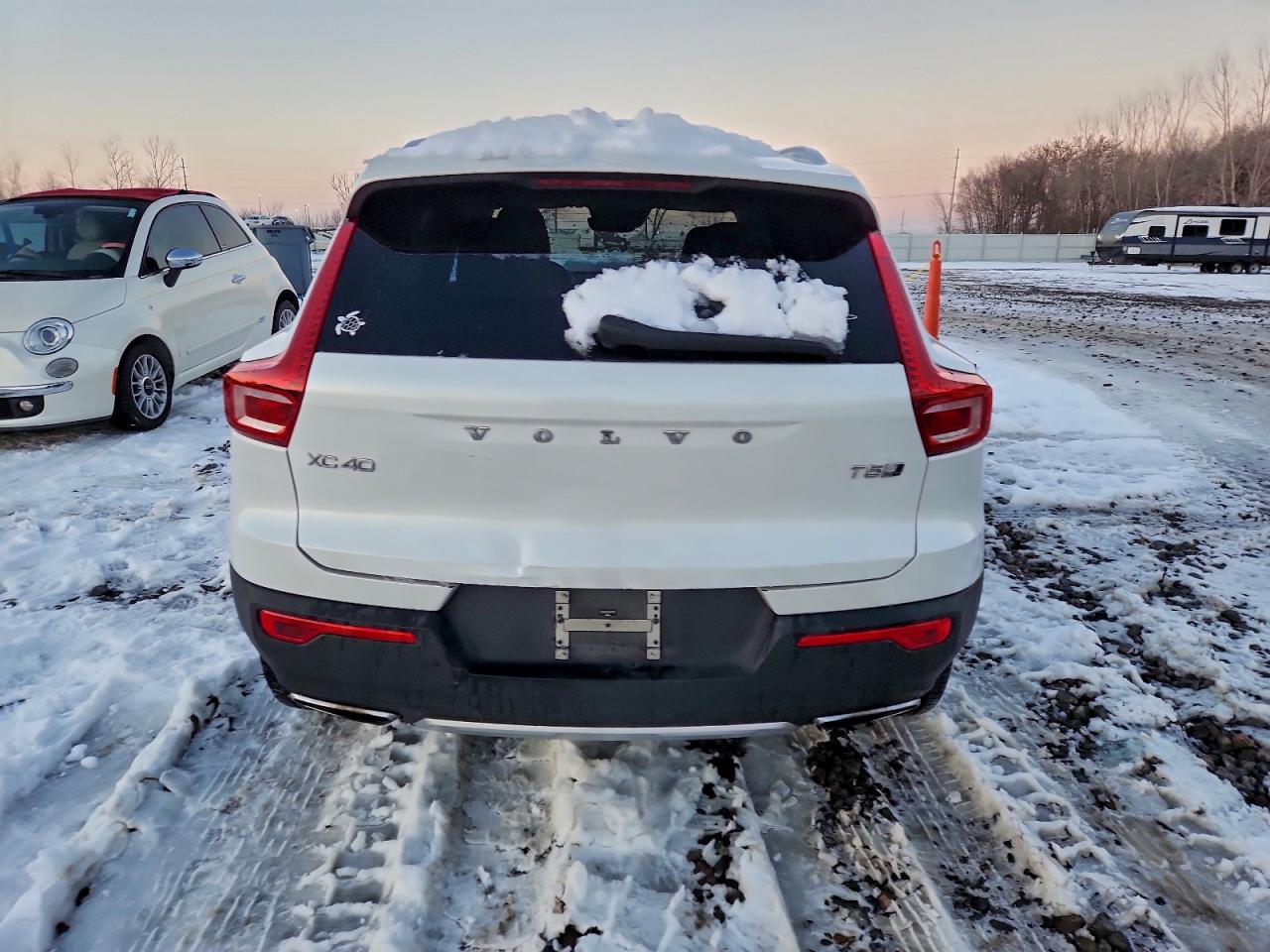 2019 VOLVO XC40 T5 INSCRIPTION photo 11
