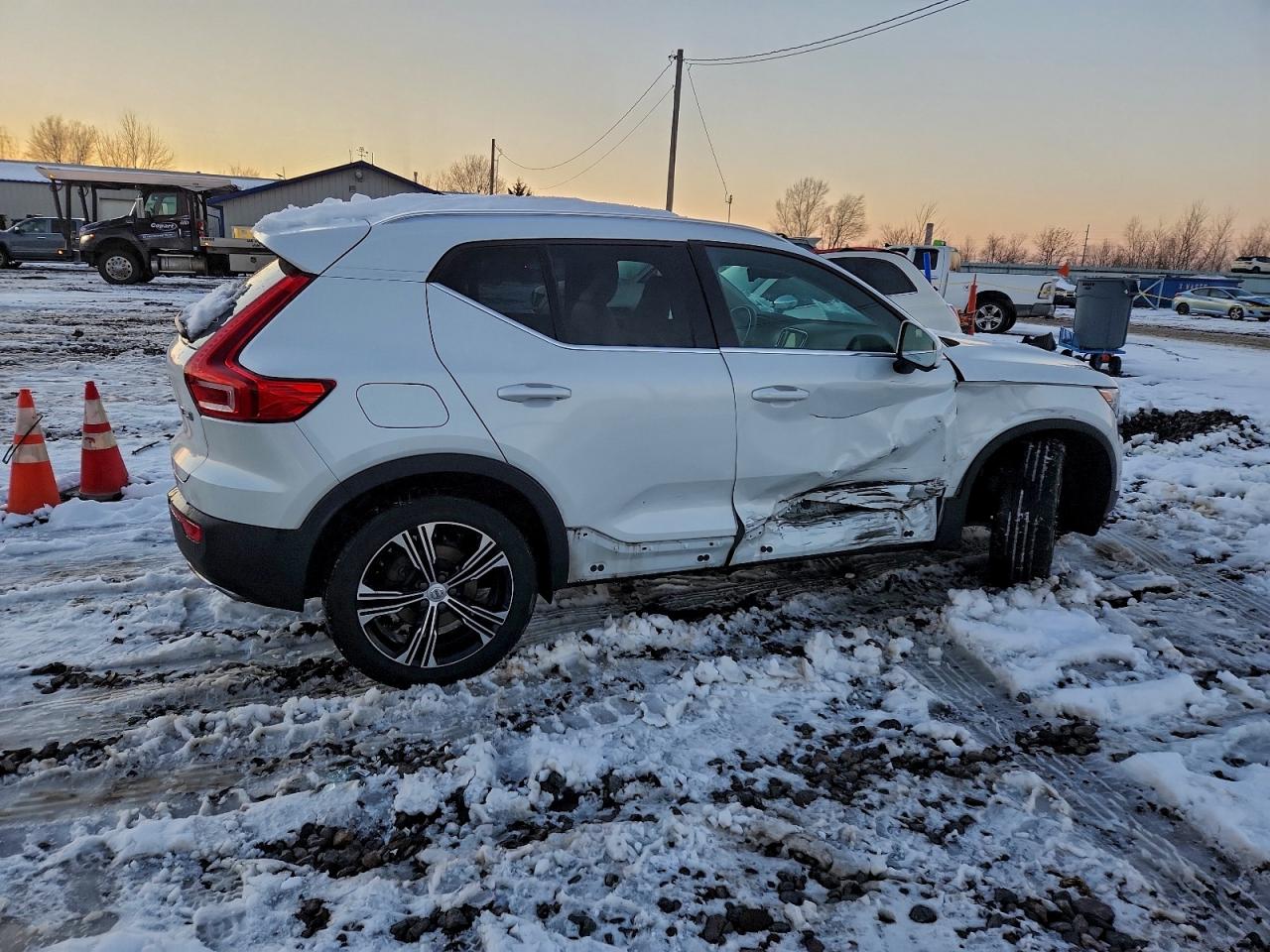2019 VOLVO XC40 T5 INSCRIPTION photo 5