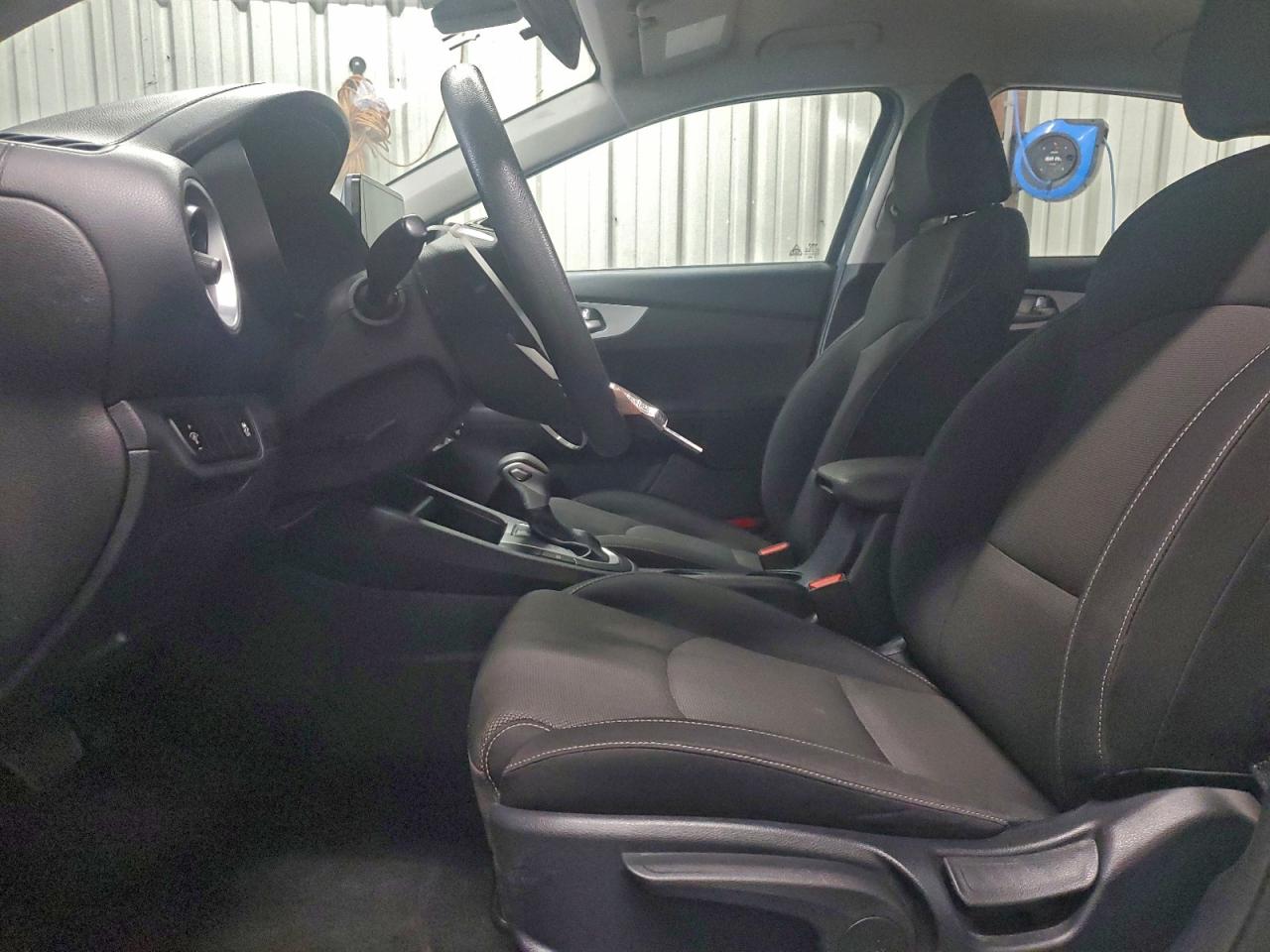 2024 KIA FORTE LX photo 13