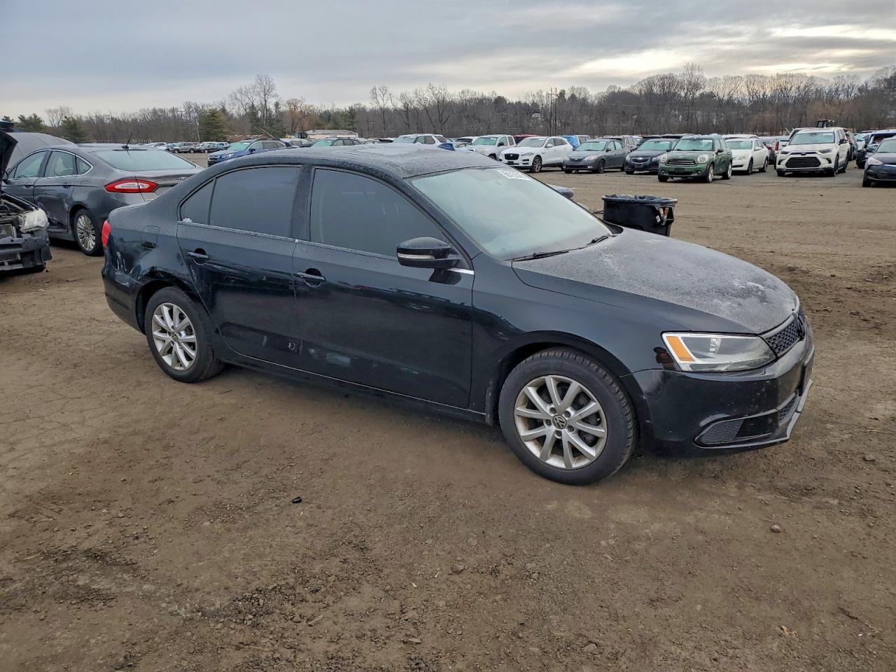 2014 VOLKSWAGEN JETTA SE photo 4