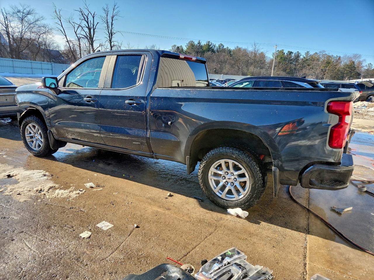 2019 CHEVROLET SILVERADO K1500 RST photo 2