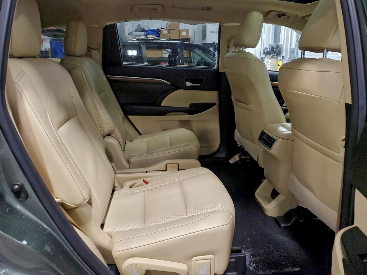 2018 TOYOTA HIGHLANDER LIMITED photo 11