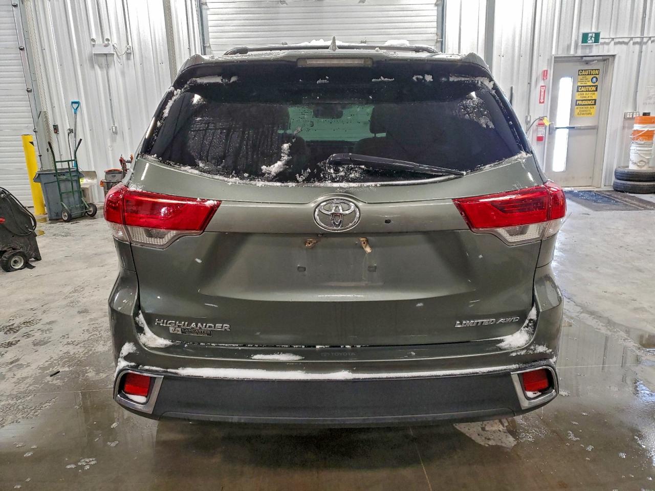 2018 TOYOTA HIGHLANDER LIMITED photo 6