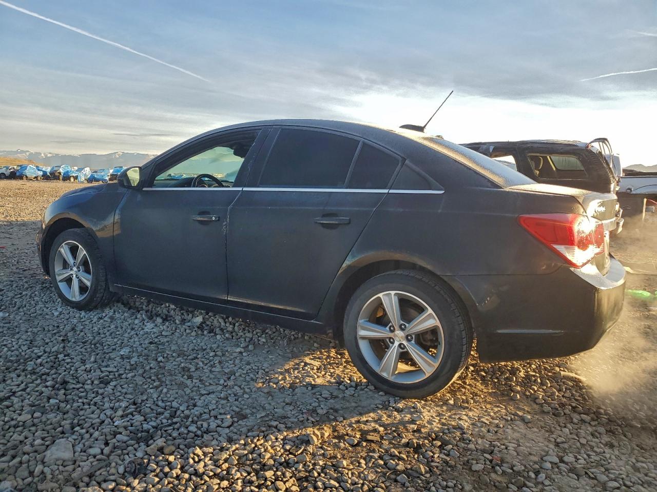 2015 CHEVROLET CRUZE LT photo 2