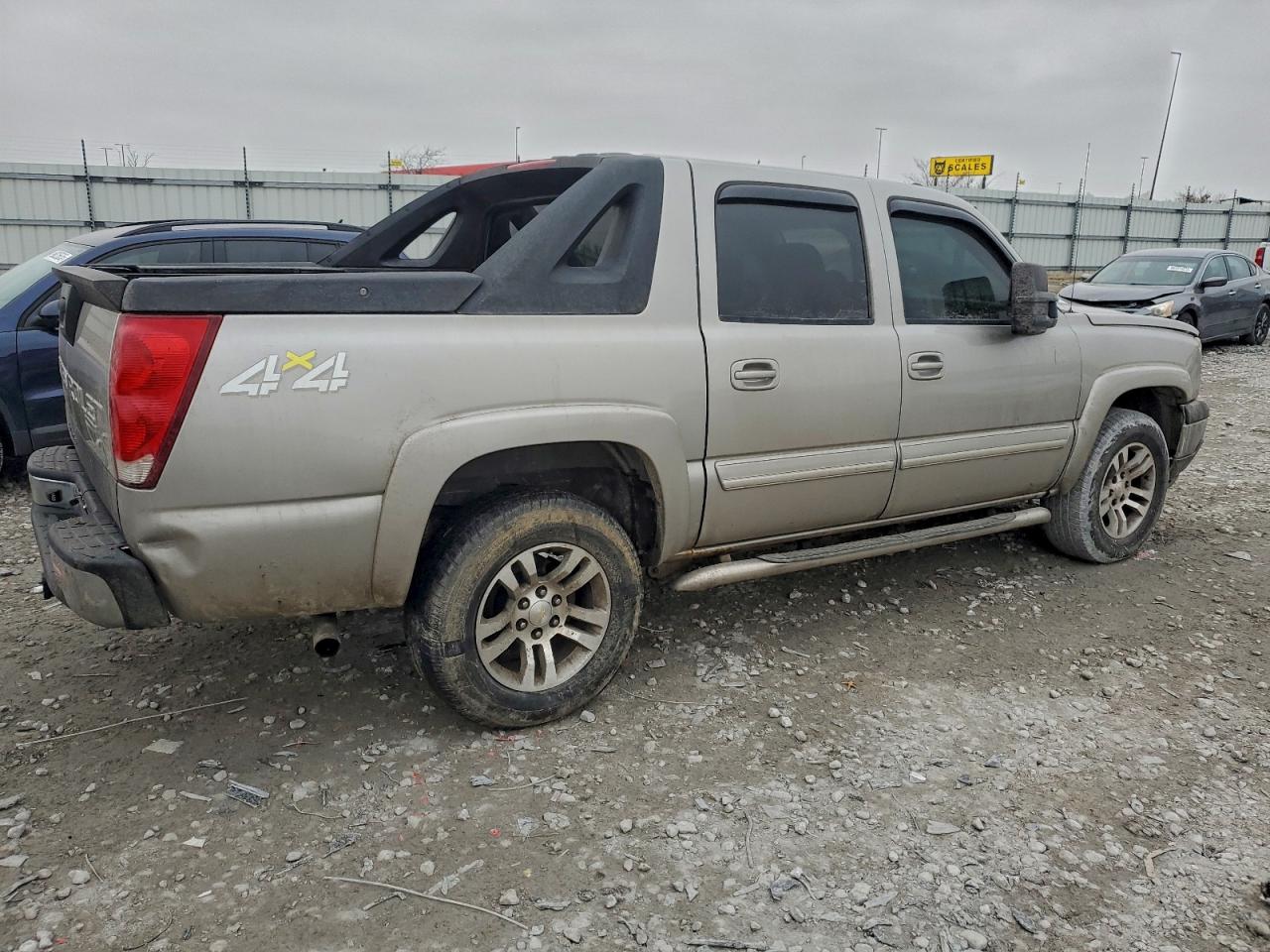 2005 CHEVROLET AVALANCHE K1500 photo 3