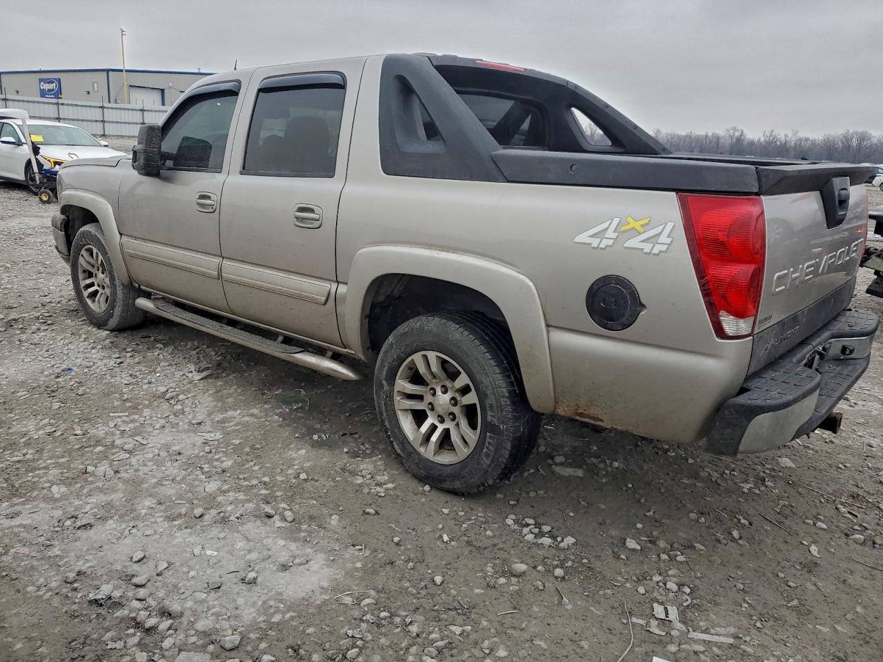 2005 CHEVROLET AVALANCHE K1500 photo 2