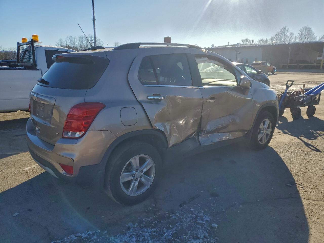 2018 CHEVROLET TRAX 1LT photo 3