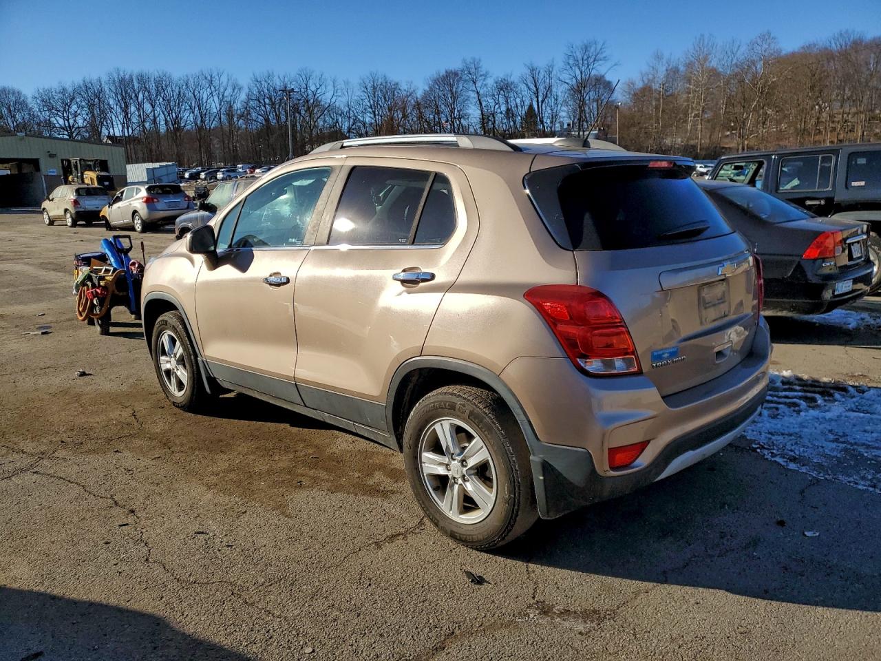 2018 CHEVROLET TRAX 1LT photo 2