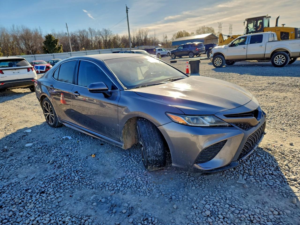 2018 TOYOTA CAMRY L photo 4
