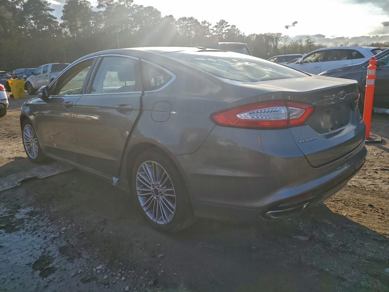2014 FORD FUSION SE photo 2