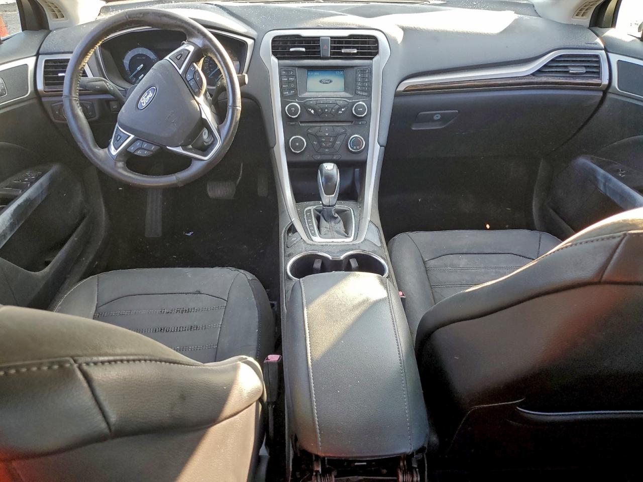 2014 FORD FUSION SE photo 8