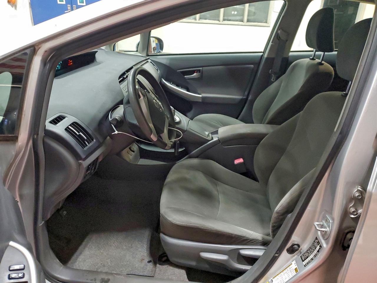 2011 TOYOTA PRIUS photo 7