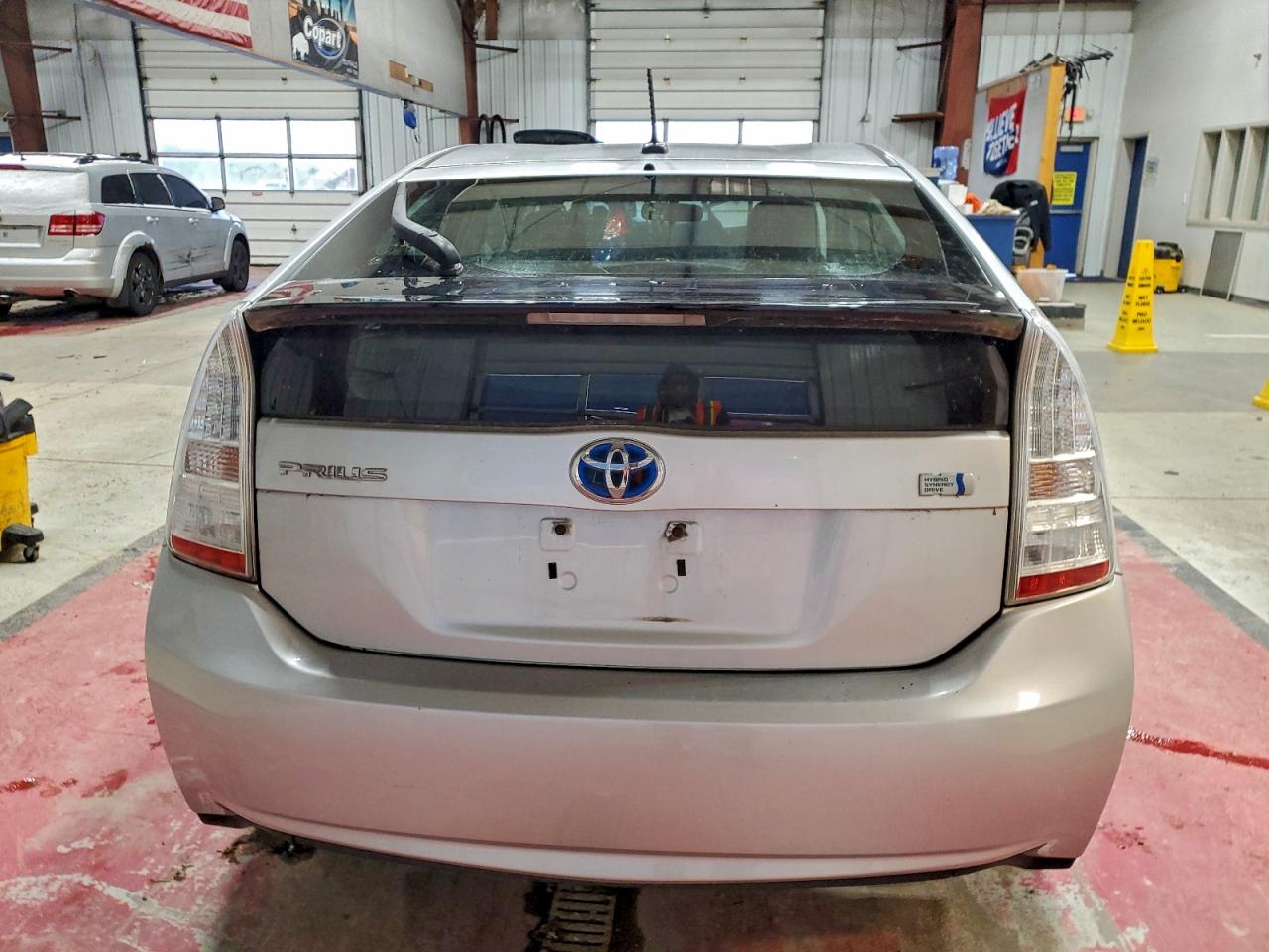 2011 TOYOTA PRIUS photo 6
