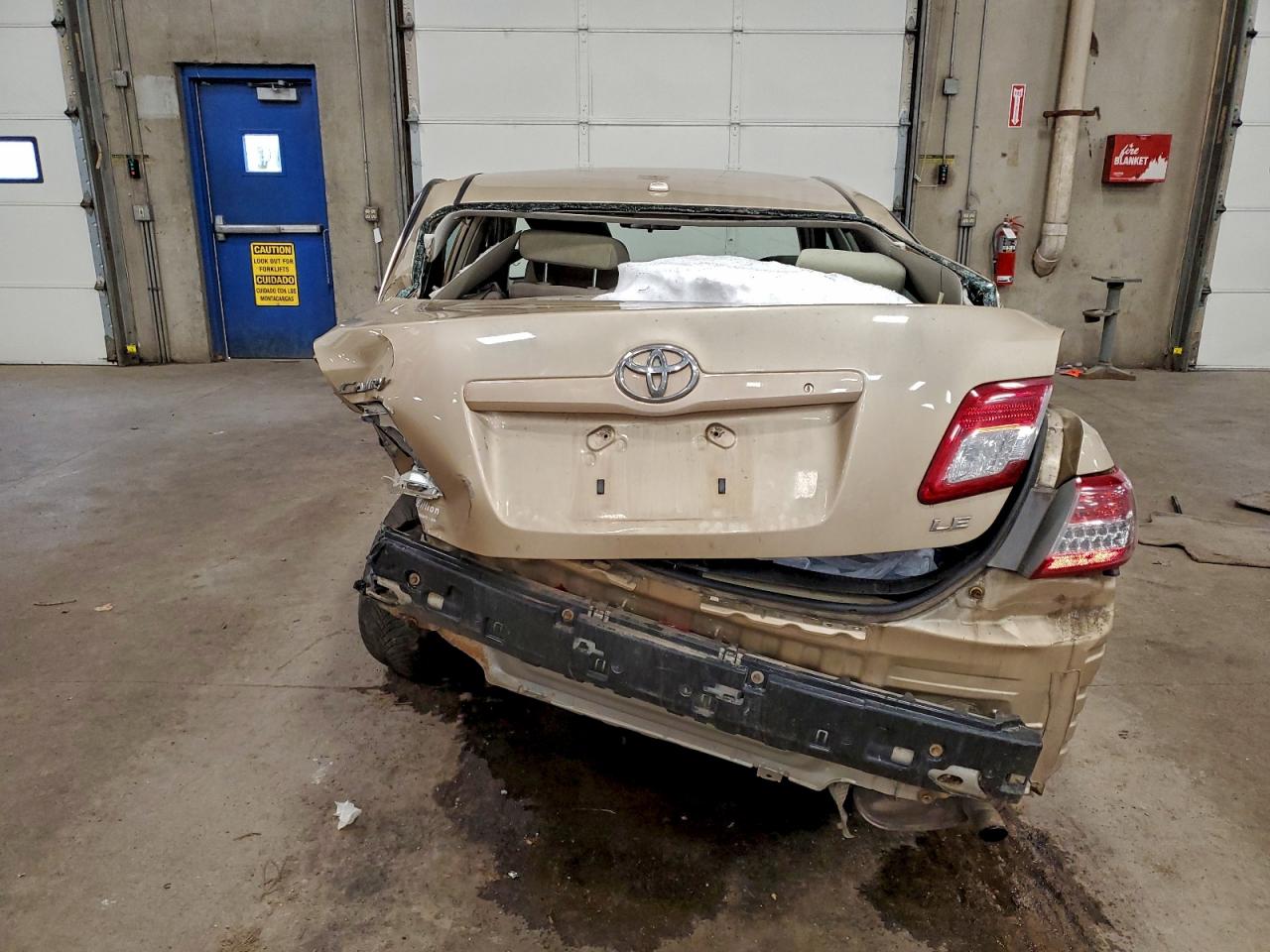 2010 TOYOTA CAMRY BASE photo 6