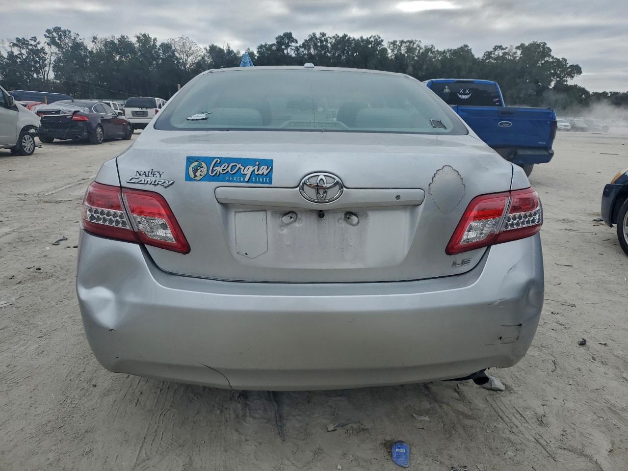 2011 TOYOTA CAMRY BASE photo 6