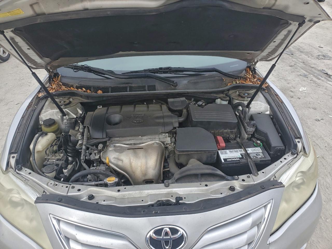 2011 TOYOTA CAMRY BASE photo 11