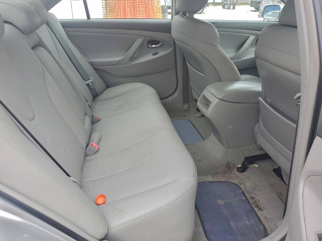 2011 TOYOTA CAMRY BASE photo 10