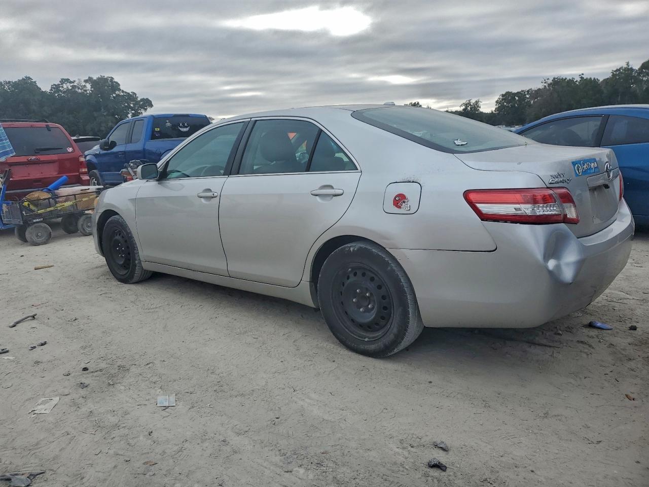 2011 TOYOTA CAMRY BASE photo 2