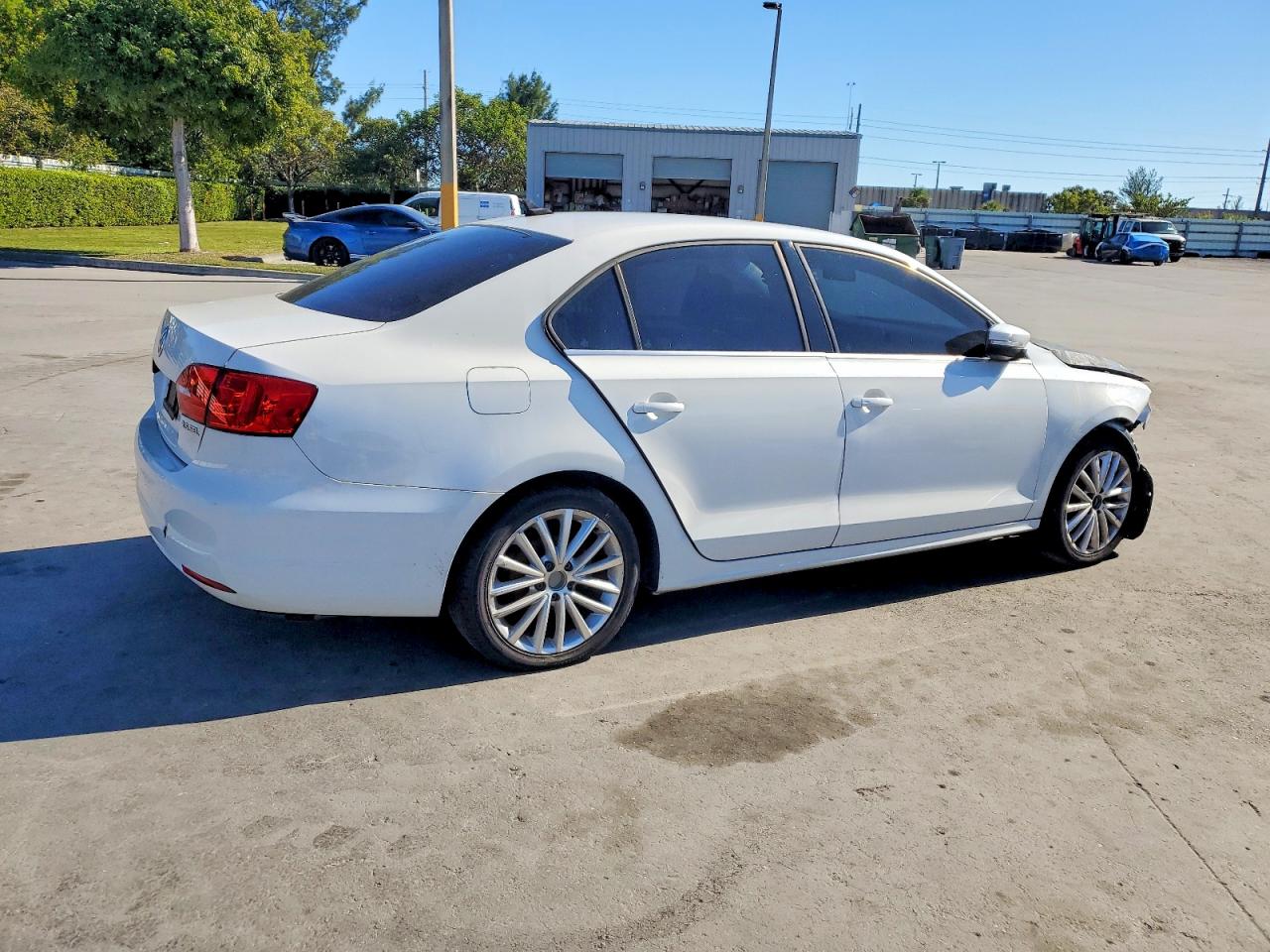 2013 VOLKSWAGEN JETTA SEL photo 3
