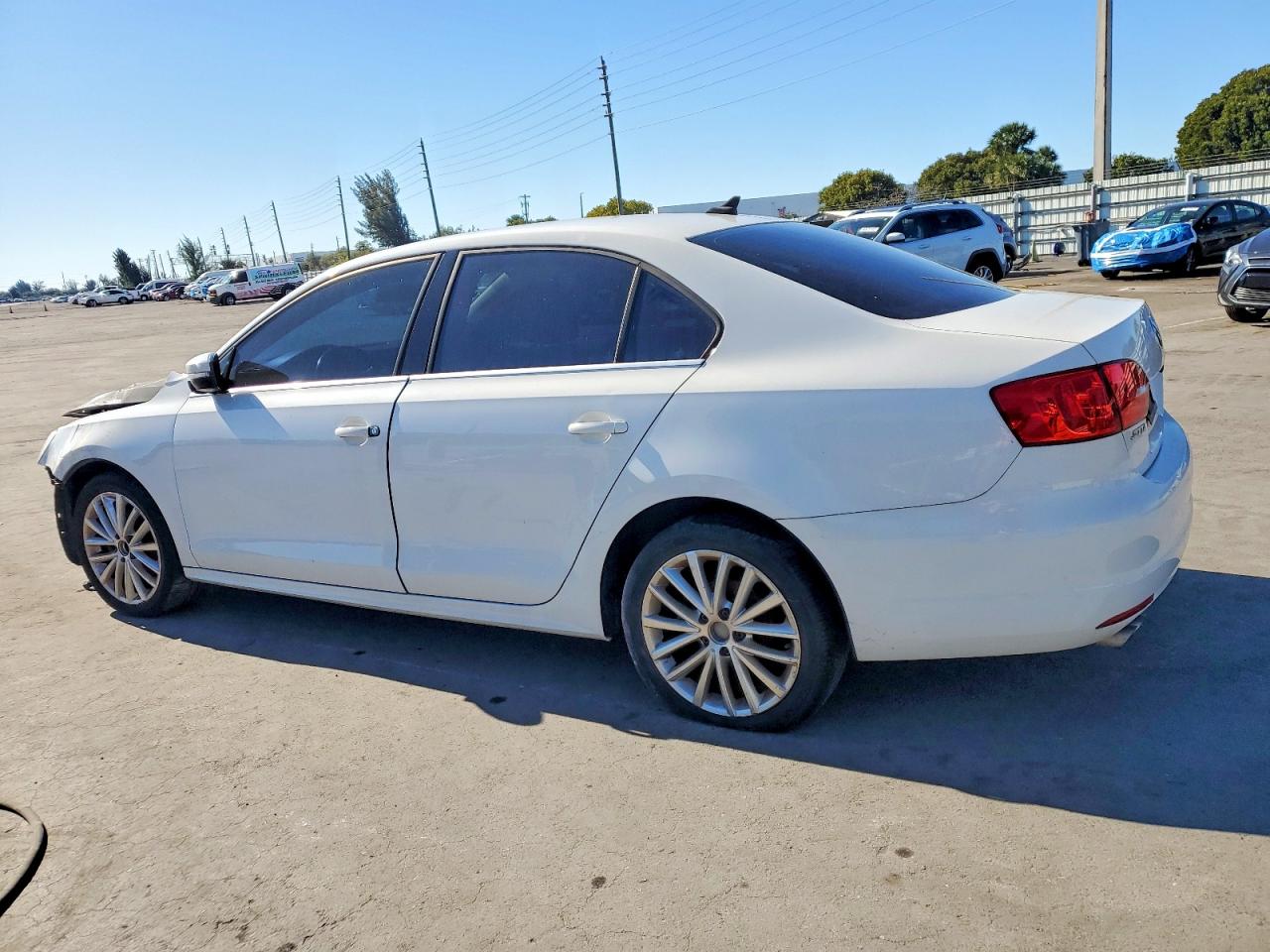 2013 VOLKSWAGEN JETTA SEL photo 2