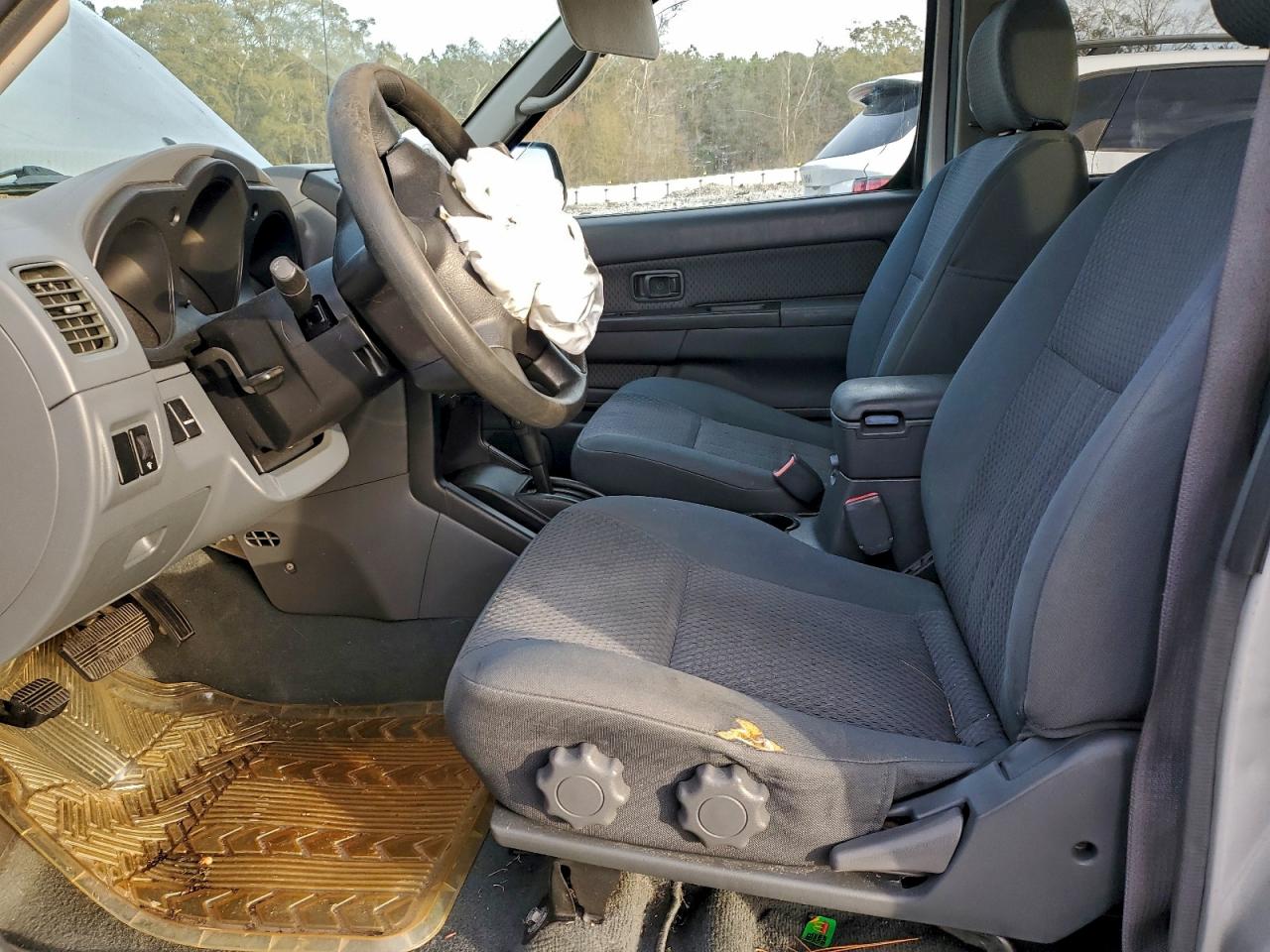2004 NISSAN XTERRA XE photo 7