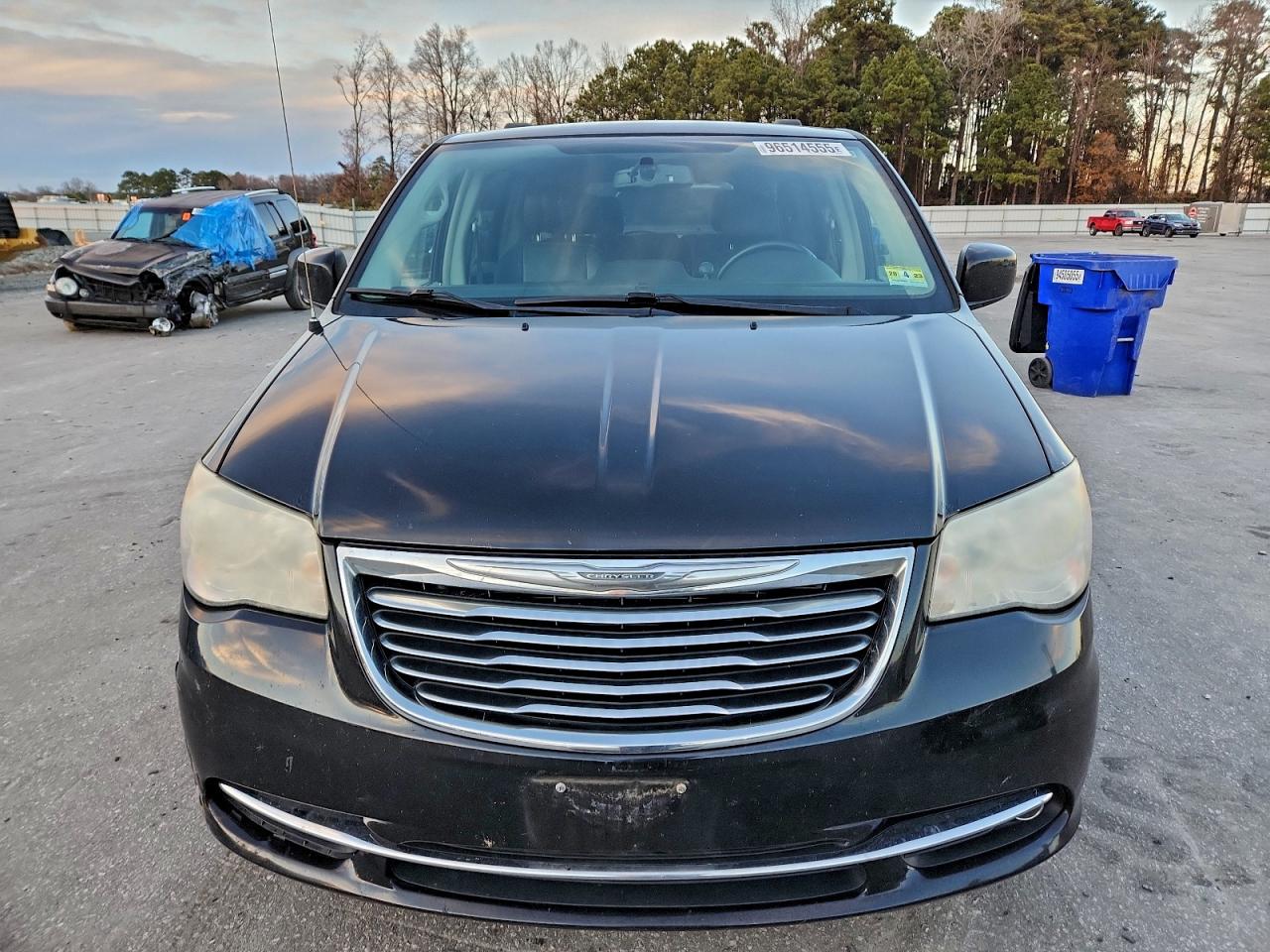 2013 CHRYSLER TOWN & COUNTRY TOURING photo 9