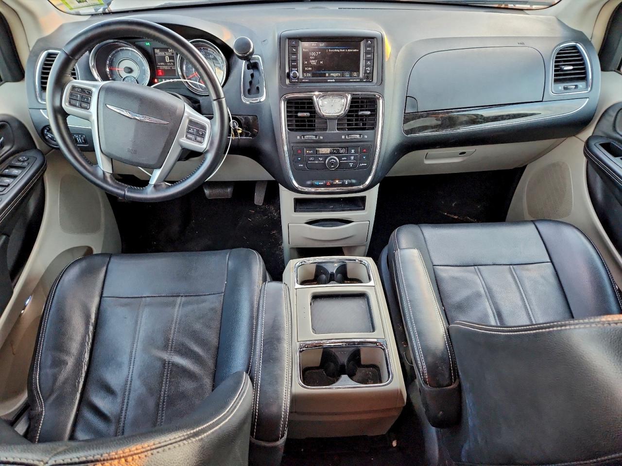 2013 CHRYSLER TOWN & COUNTRY TOURING photo 15