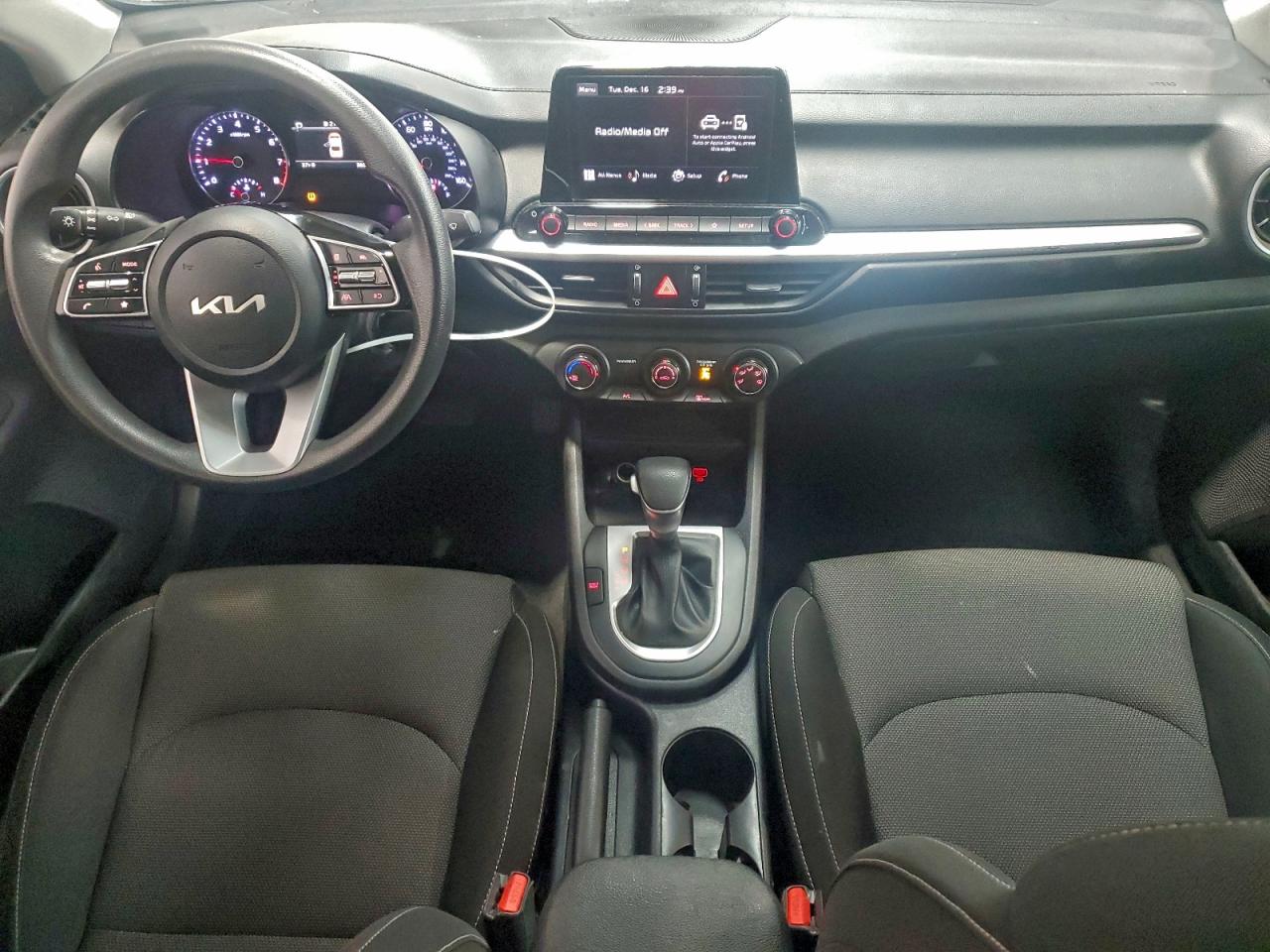 2024 KIA FORTE LX photo 8