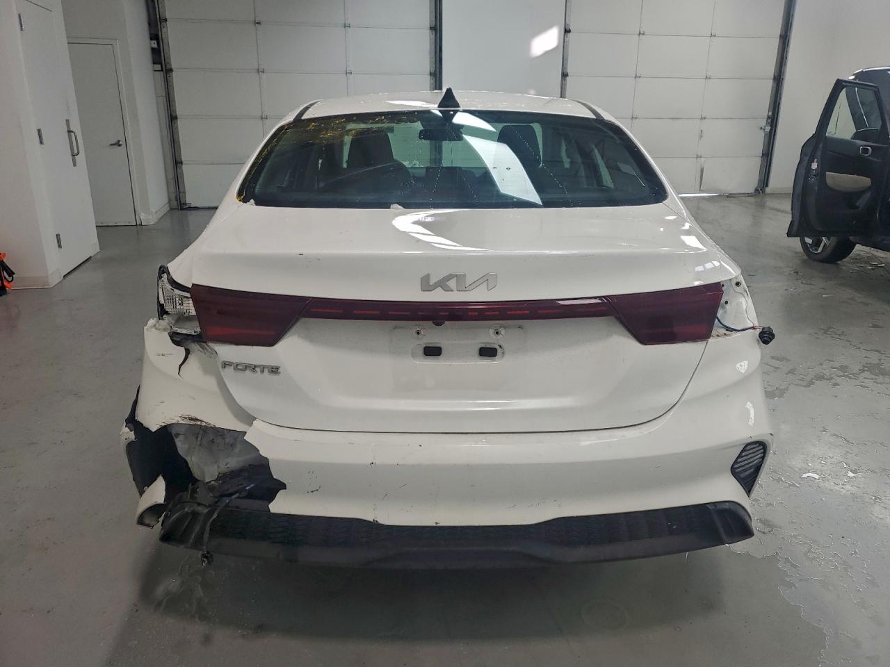 2024 KIA FORTE LX photo 6